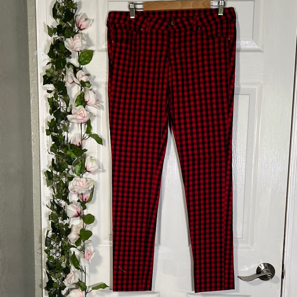 🍄H&M Red and Black Checkered/Plaid Skinny Pants